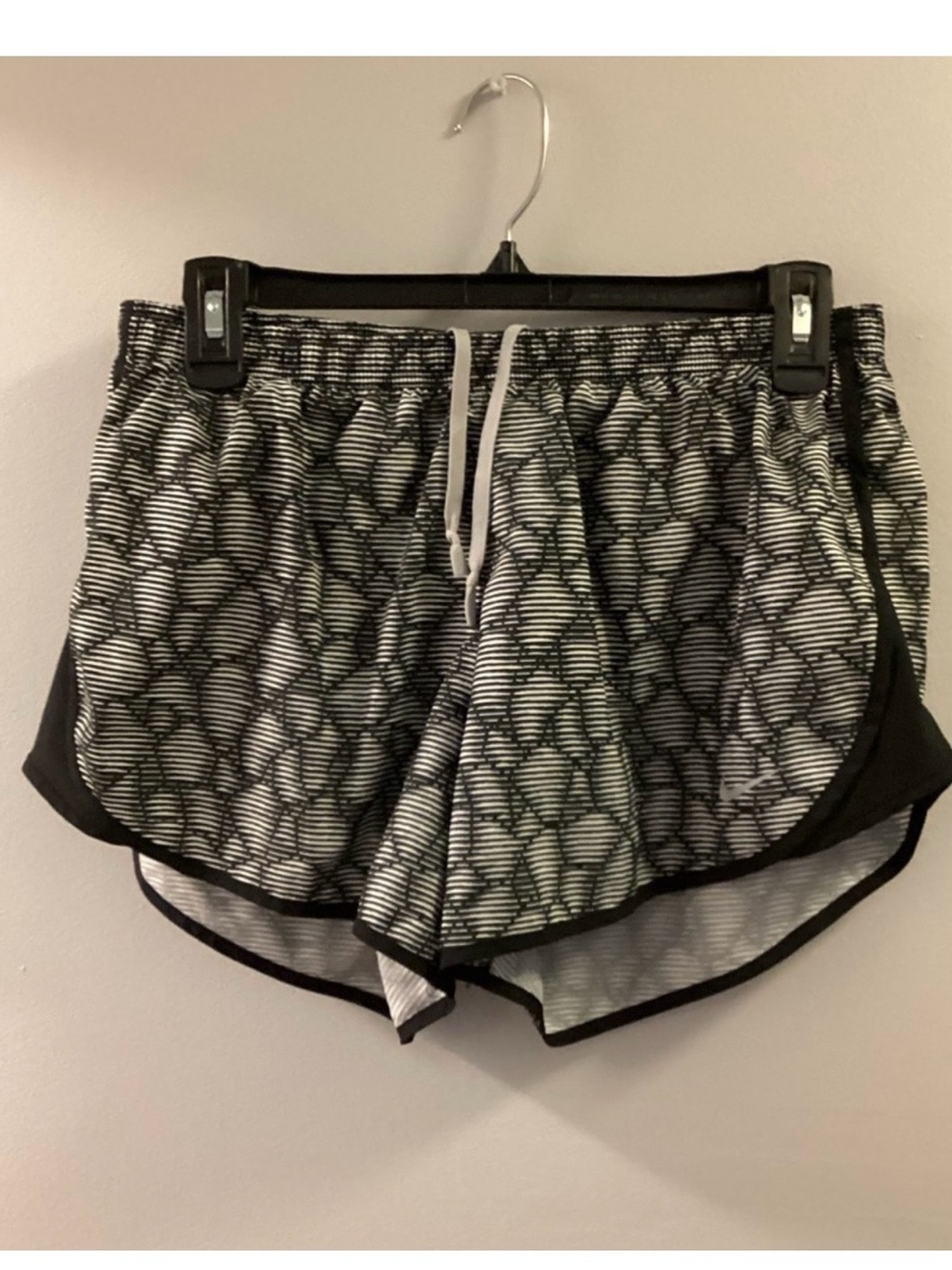 Nike Dri-FIT Running Shorts Black White Pattern Women’s Size Medium - Picture 2 of 14
